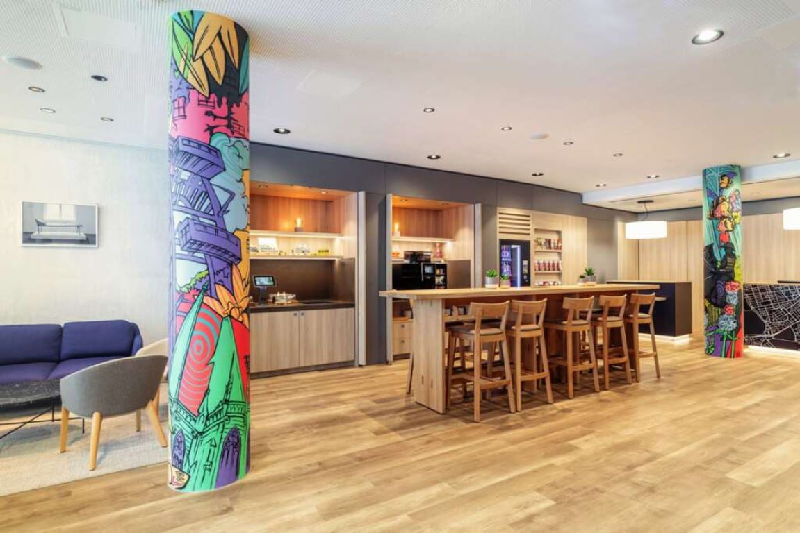 IntercityHotel Wien-Bar.jpg