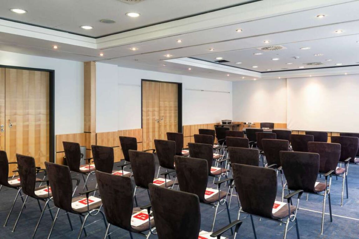 IntercityHotel Wien-Sala za sastanke.jpg