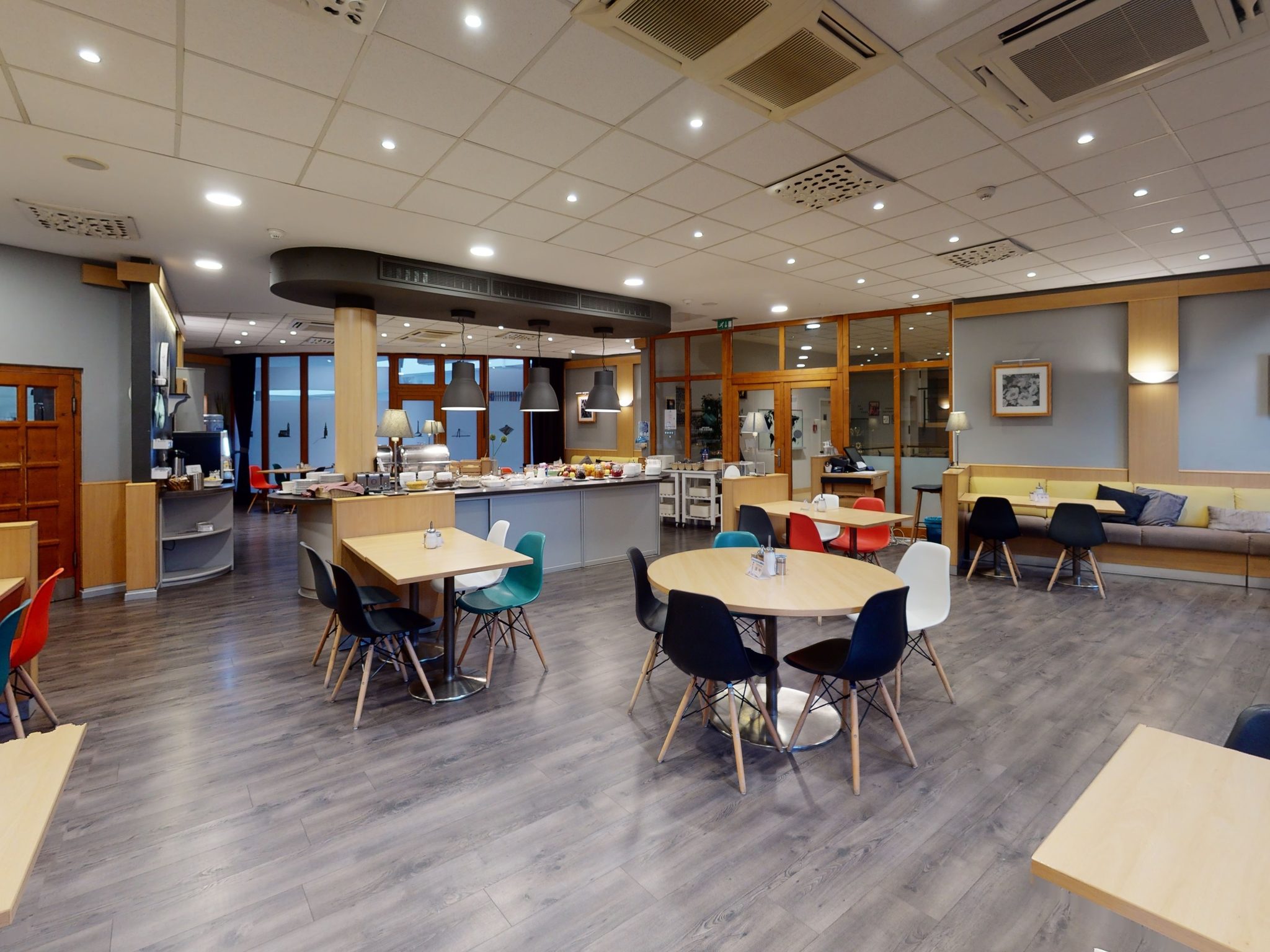 Ibis Bratislava Centrum-Restoran.jpg