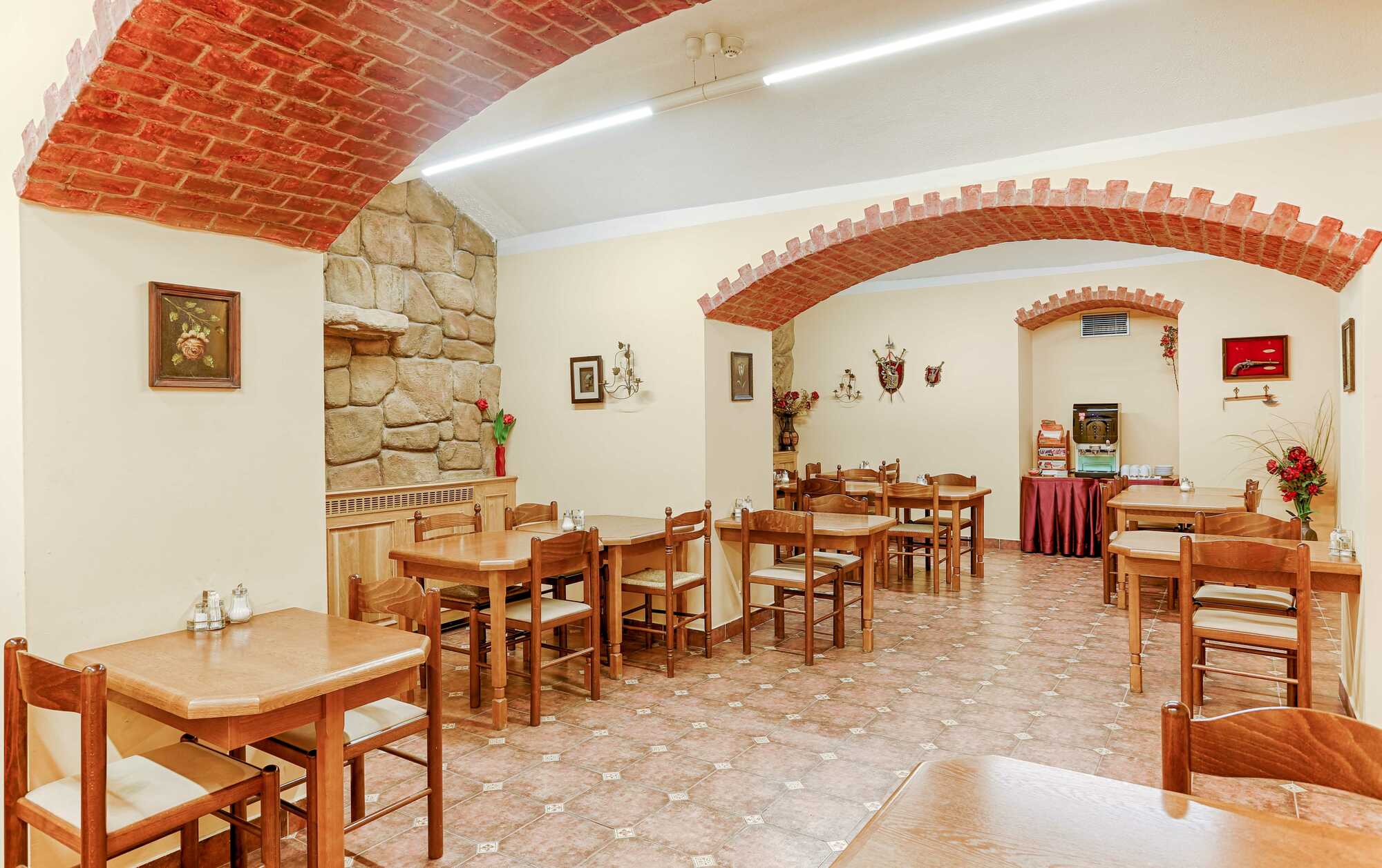 Atos Hotel-Restoran.jpg