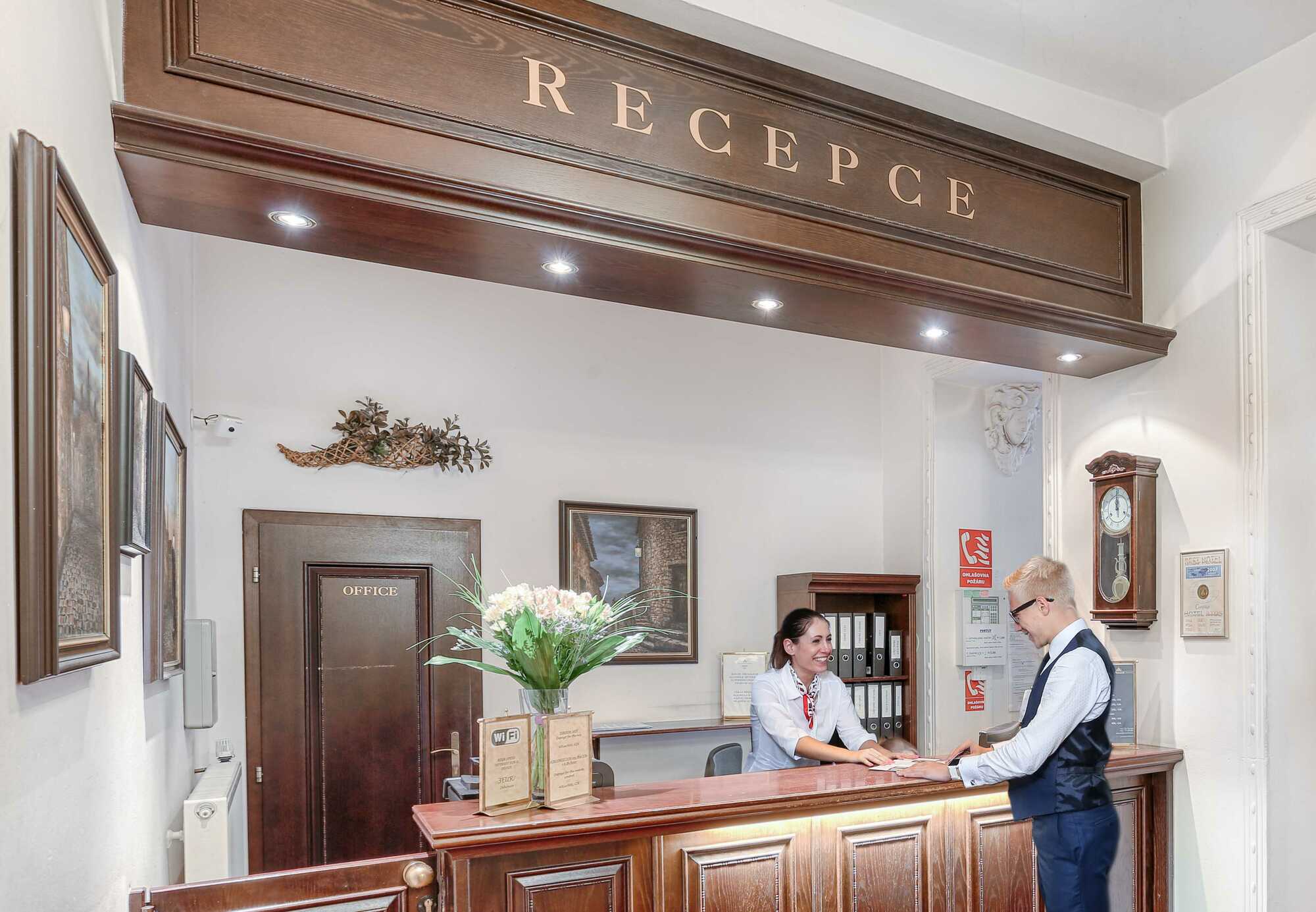 Hotel Atos-Recepcija.jpg