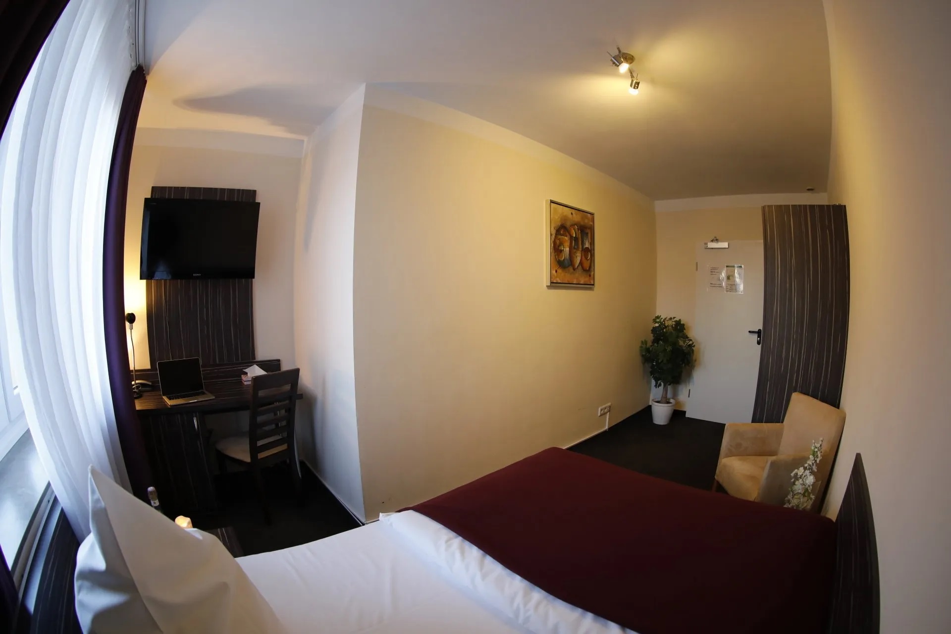 Famosa Hotel-Jednokrevetna soba.jpg