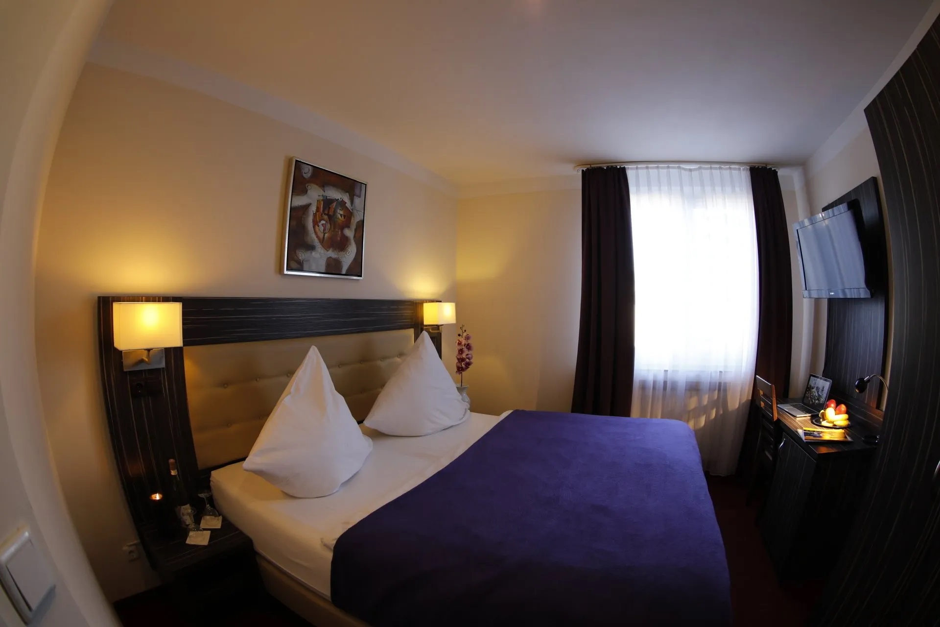 Famosa Hotel-Standardna soba.jpg