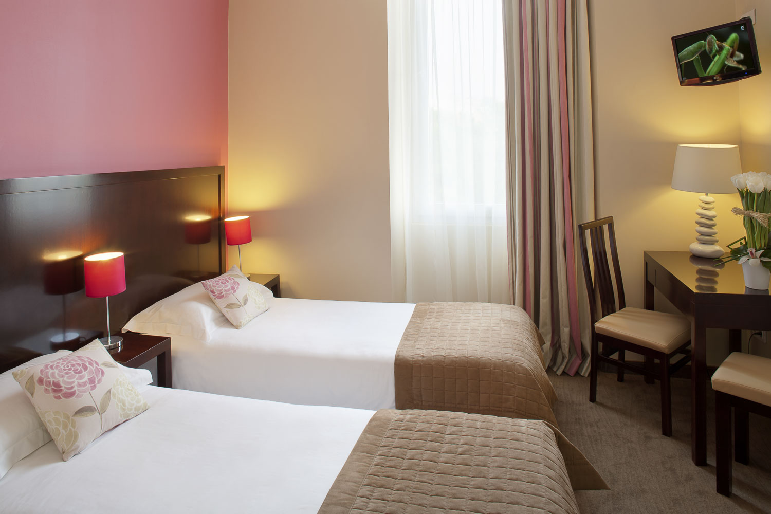Relais Acropolis Hotel-Standardna soba.jpg