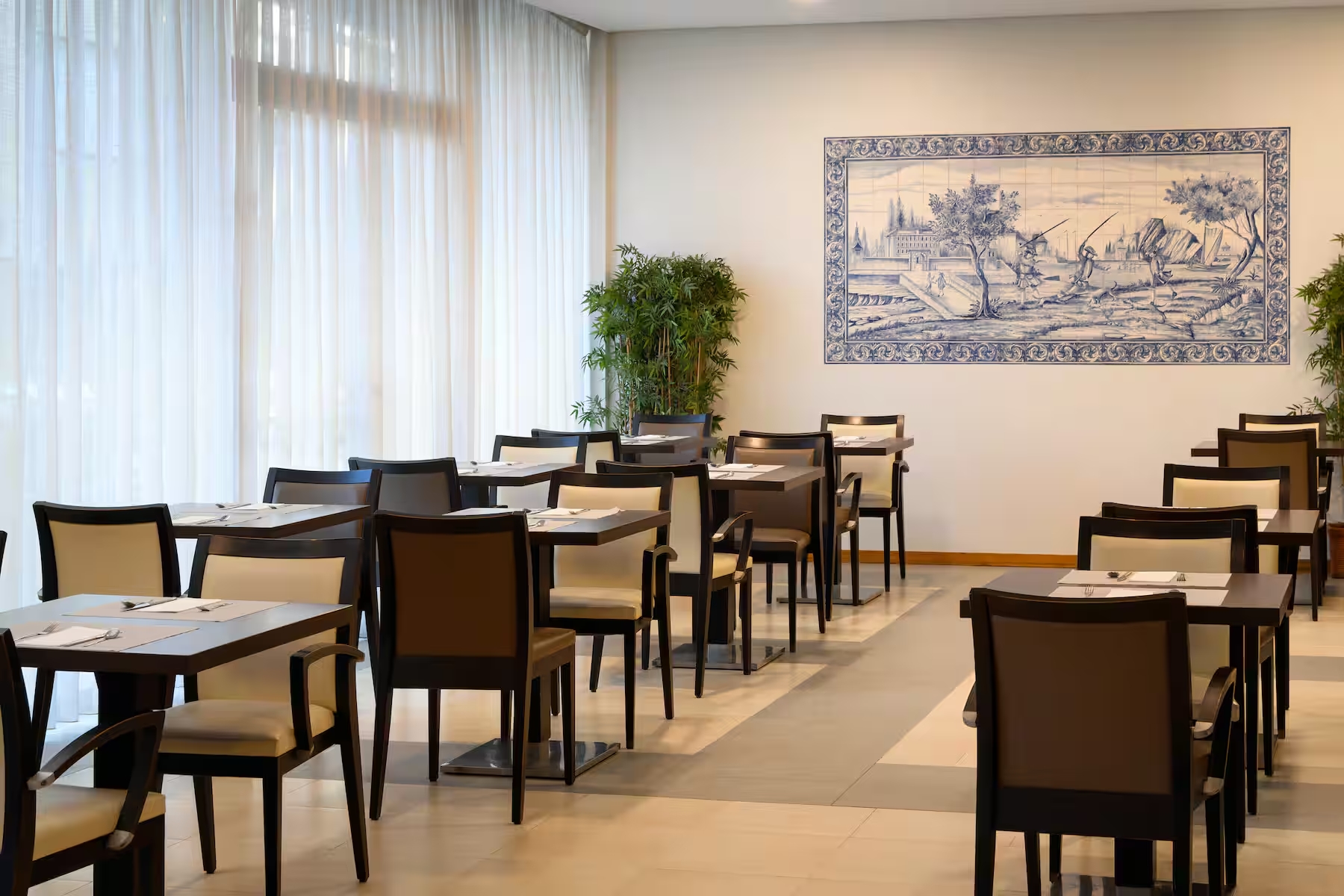 Hotel Tryp by Wyndham Porto Centro-Restoran.jpg