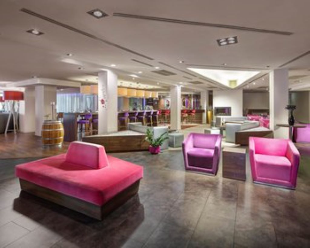 Clarion Congress Hotel Bratislava-Lobby.jpg