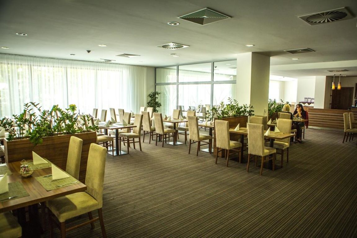 Hotel Saffron-Restoran.jpg