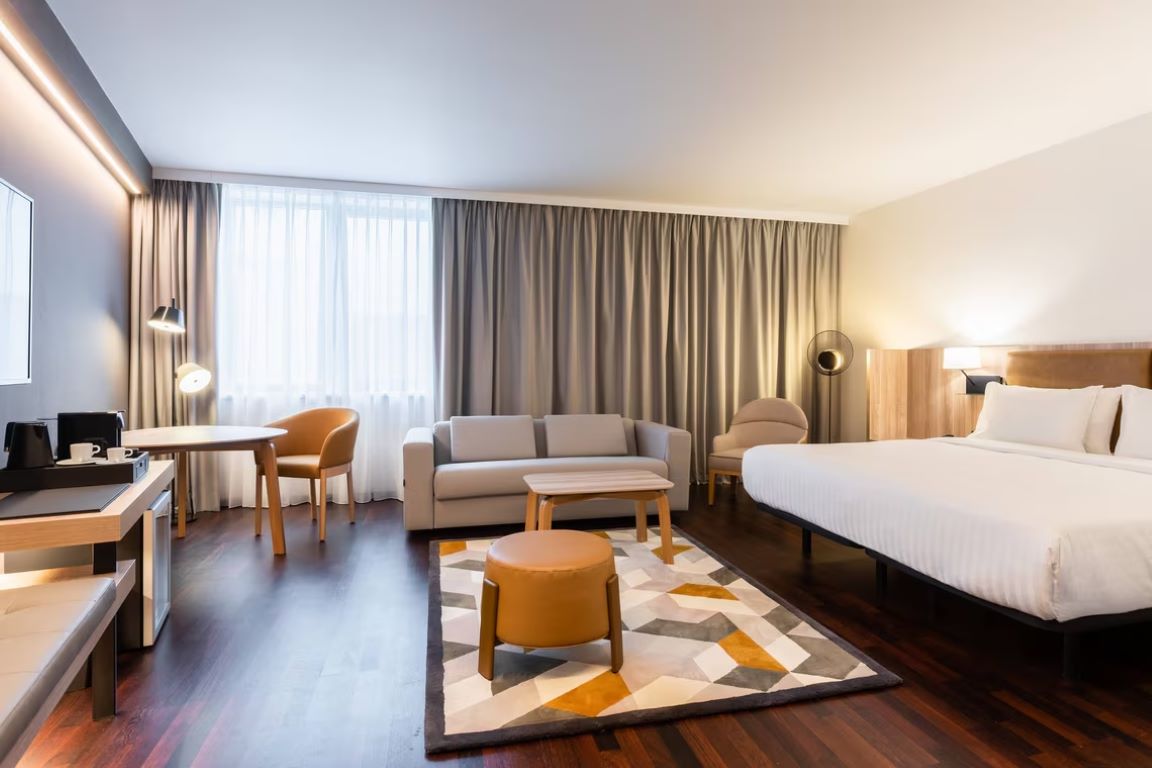 AC Hotel by Marriott Bratislava Old Town-Executive soba terasa.jpg