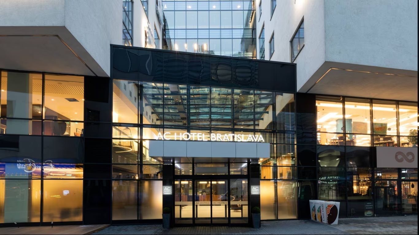 AC Hotel by Marriott Bratislava Old Town-Ulaz u hotel.jpg
