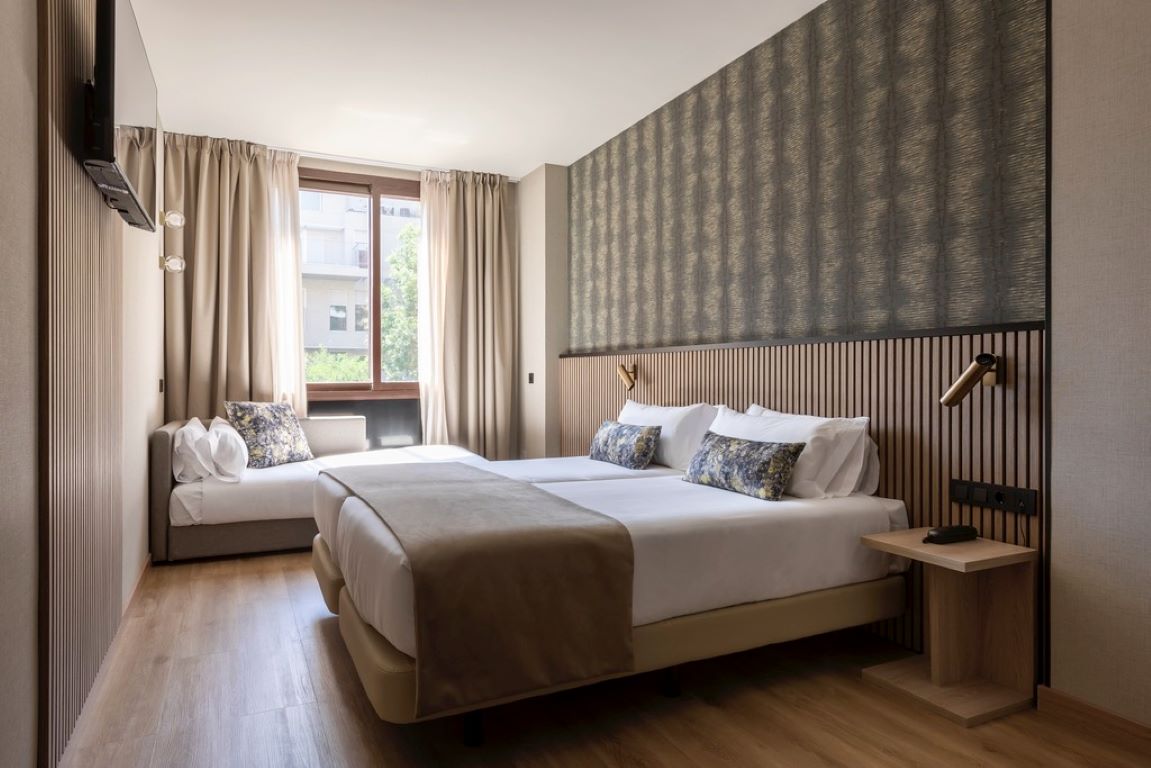 Acta Piramides Hotel-Superior trokrevetna soba.jpg