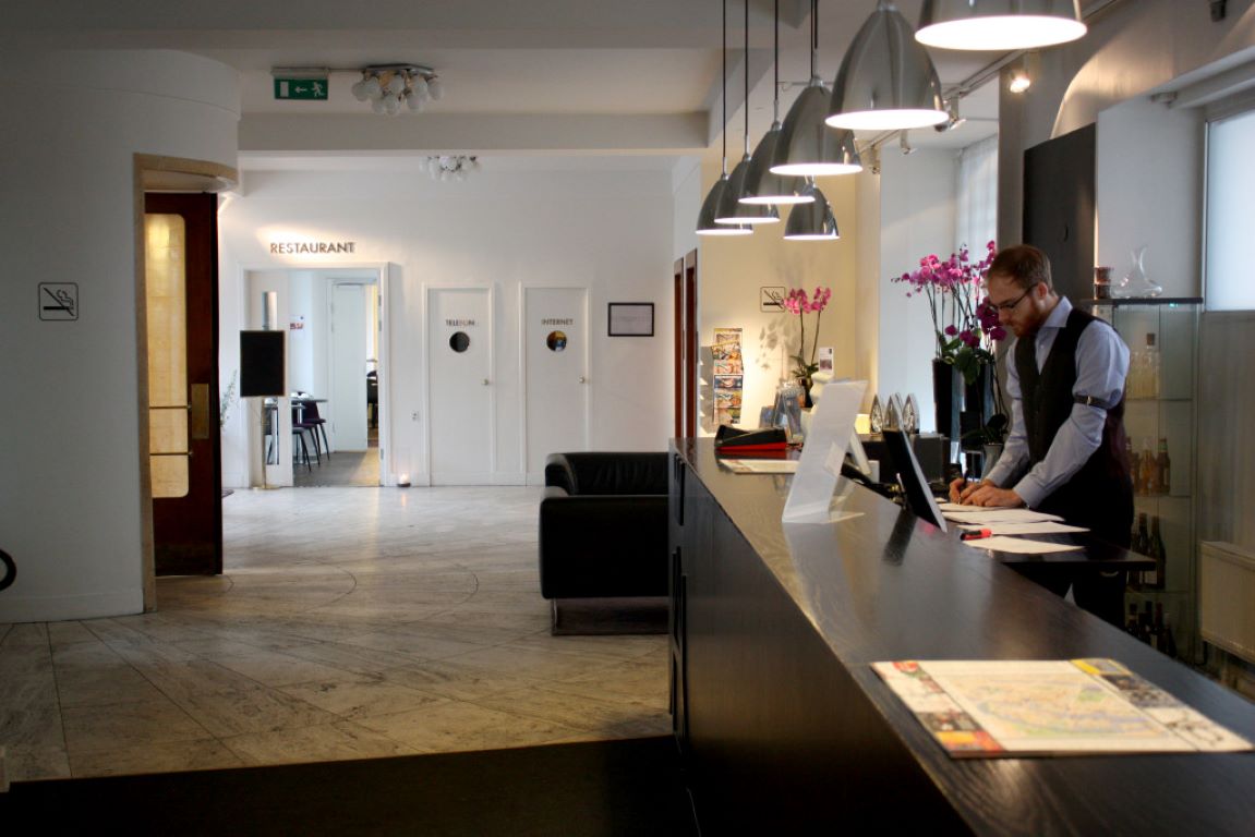 Astoria Hotel-Recepcija.jpg