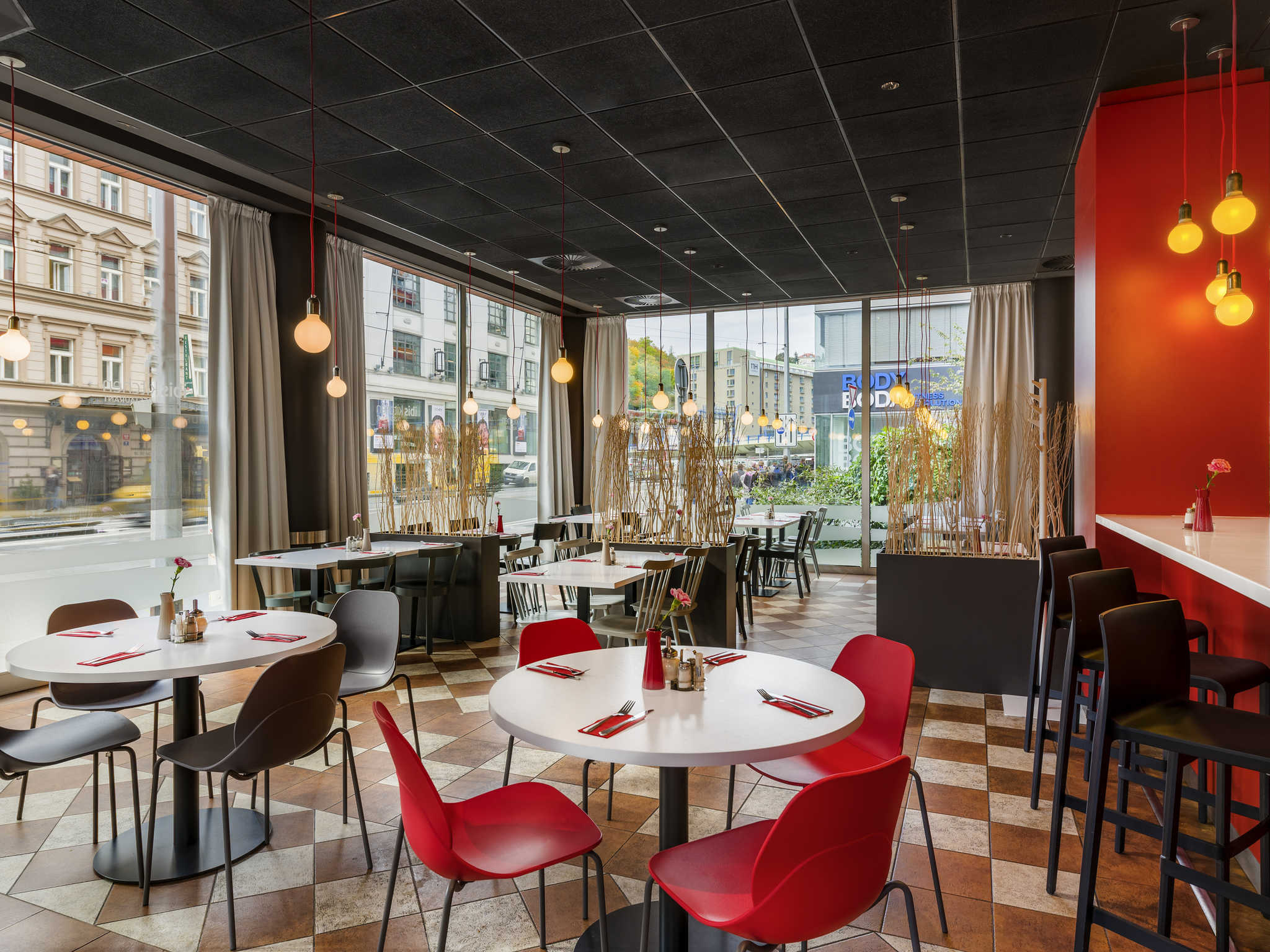 Ibis Praha Mala Strana Hotel-Bar.jpg