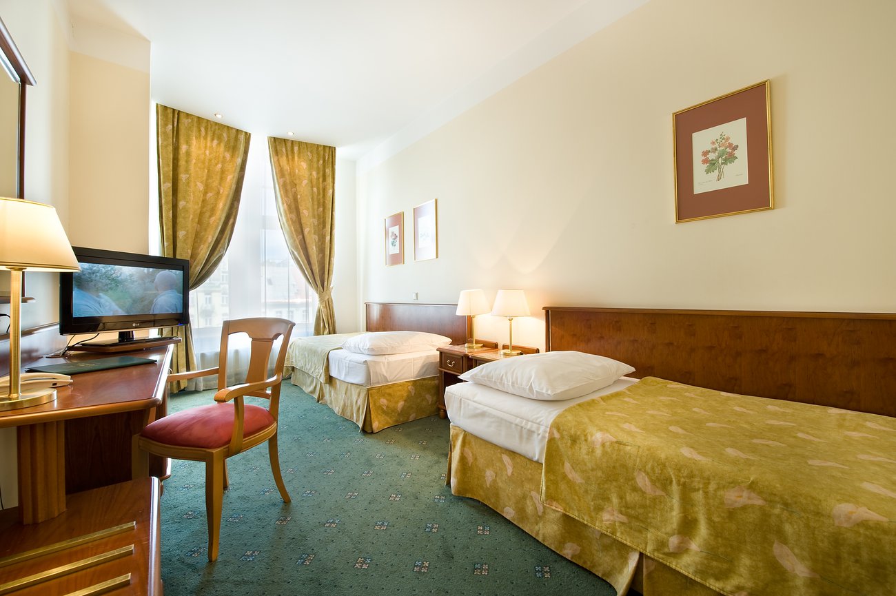 EA Hotel Rokoko-Twin soba.jpg