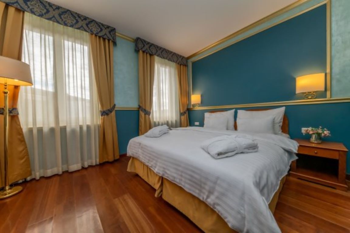 Hotel Kinsky Fontain-Economy soba.jpg