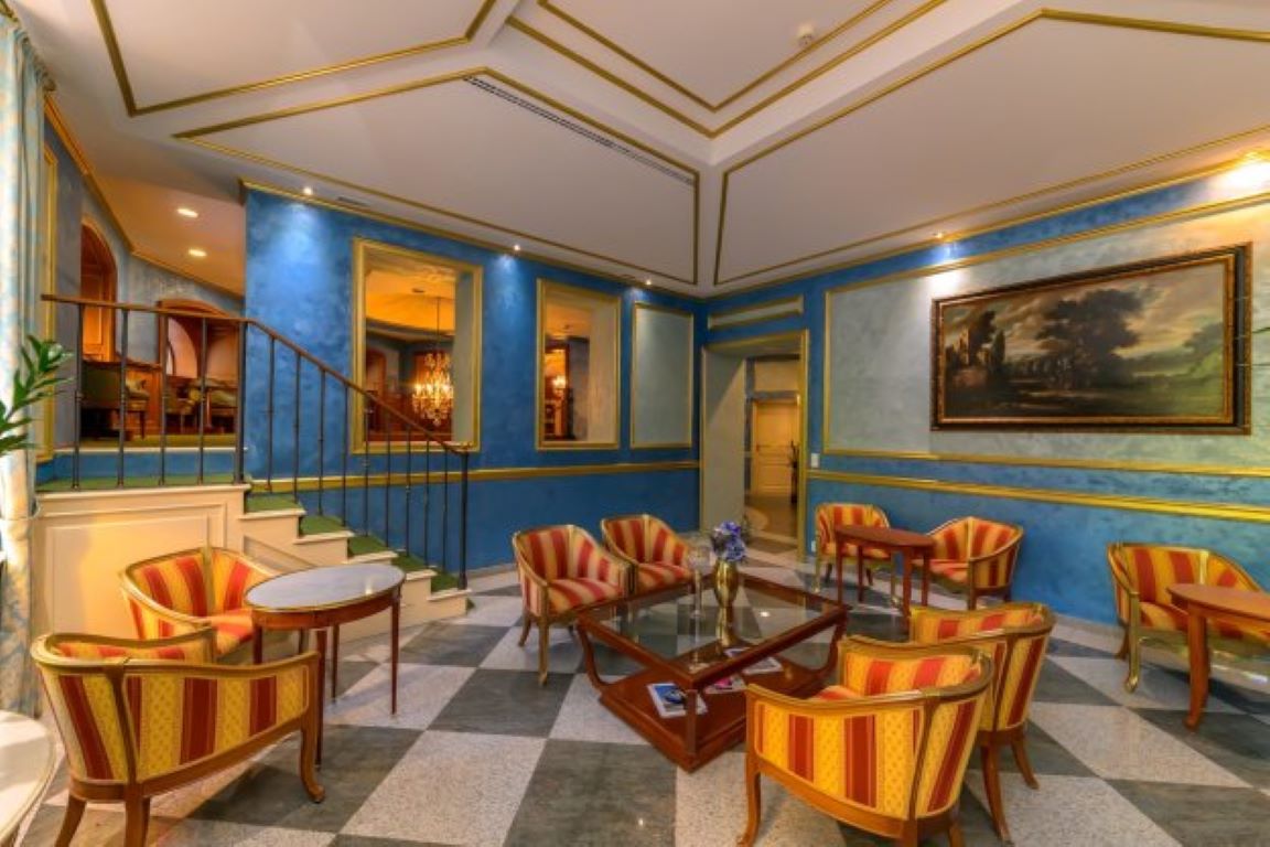 Hotel Kinsky Fontain-Lobby.jpg