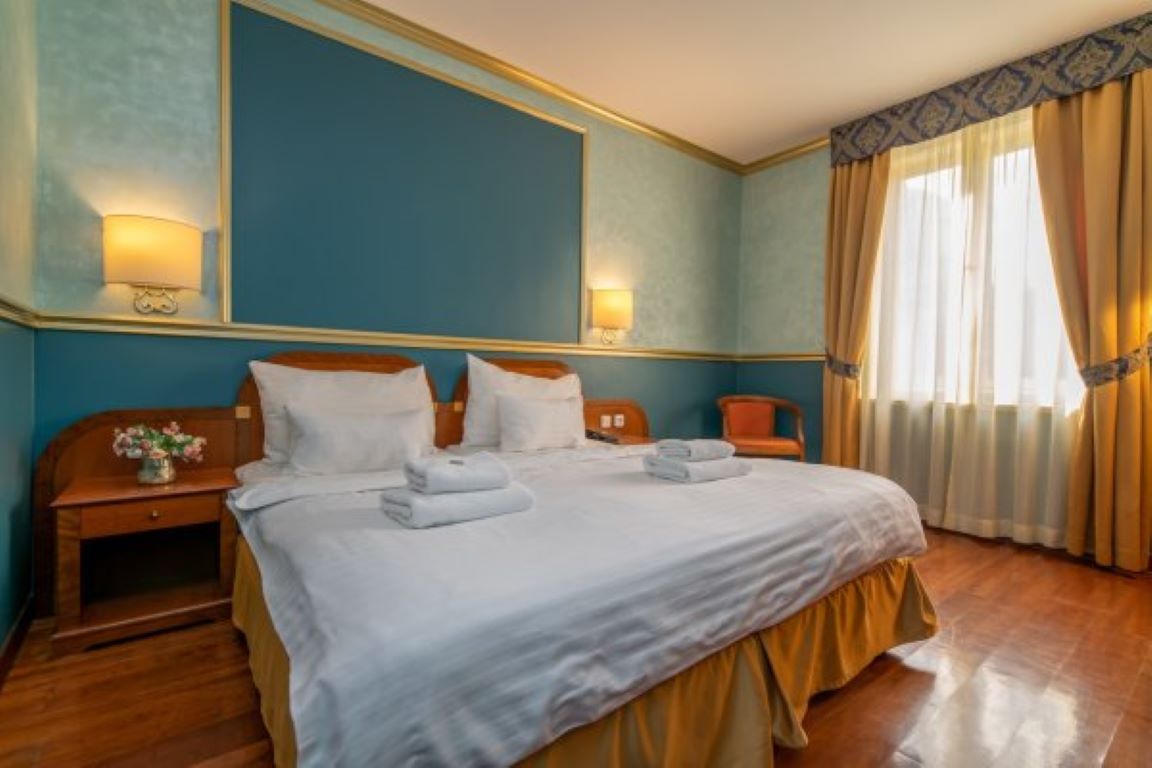 Hotel Kinsky Fontain-Standardna soba.jpg