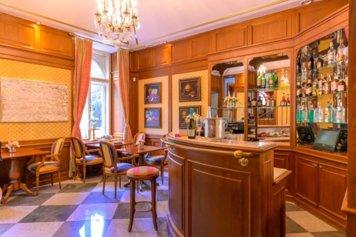 Kinsky Fontain Hotel-Bar.jpg