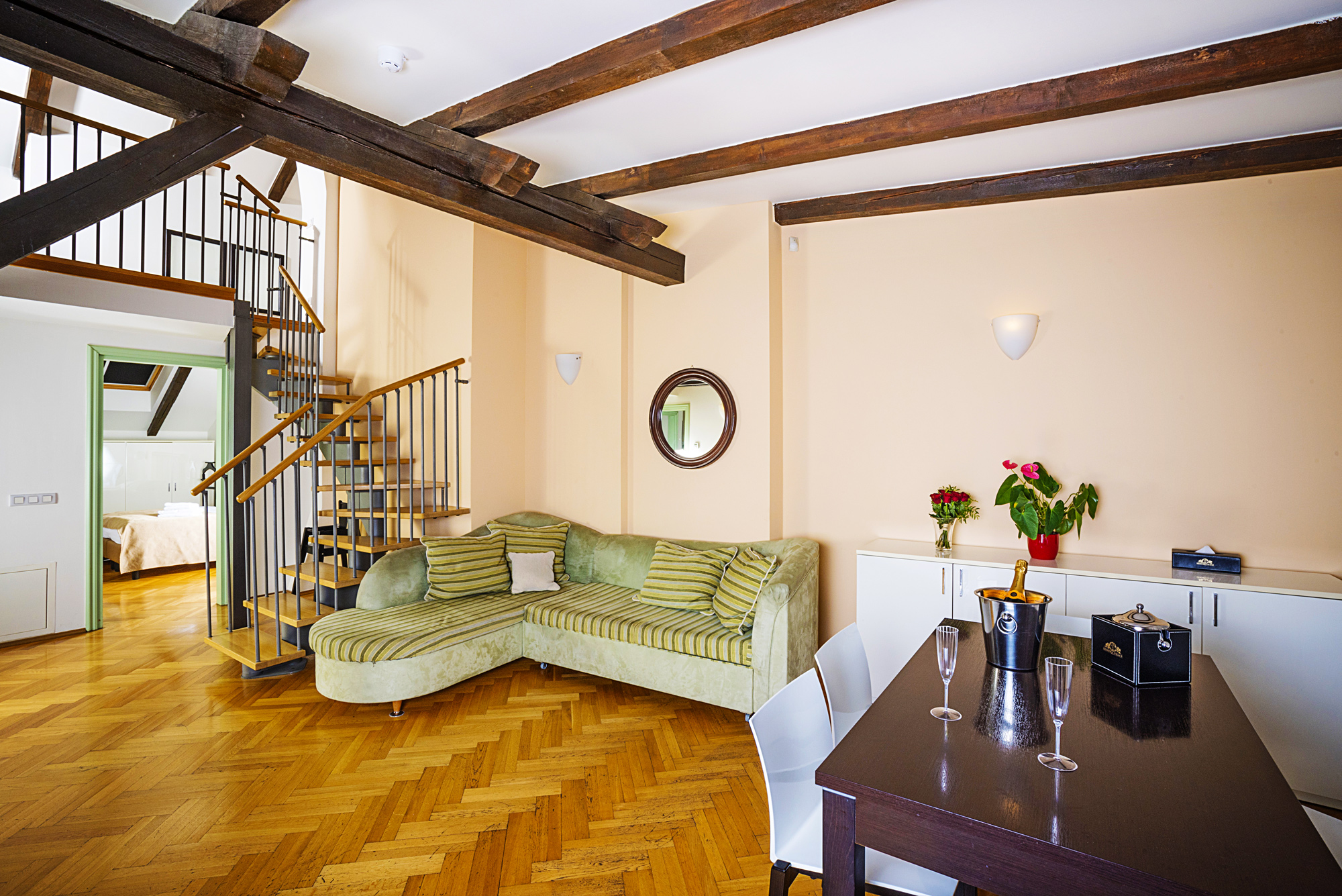 Hotel Deminka Palace-Apartman potkrovlje.jpg