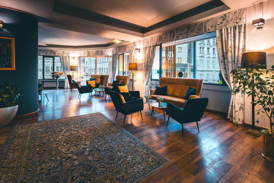 Belvedere Hotel-Lobby.png