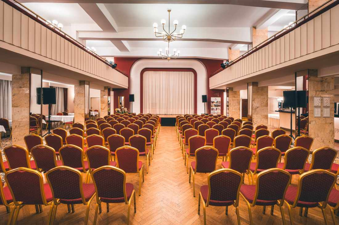 Hotel Belvedere-Konferencijska sala.png