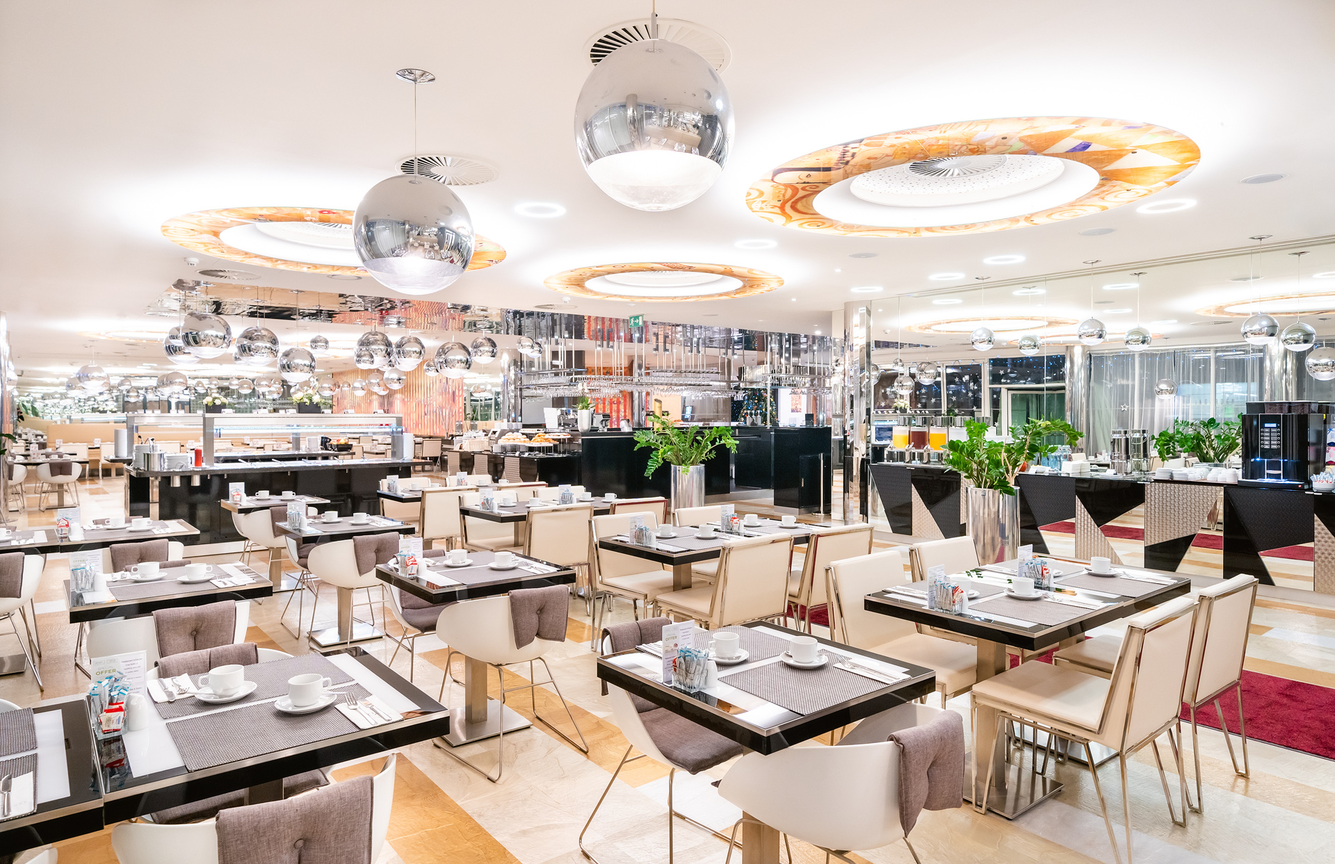 Grandium Hotel Prague-Glavni restoran.jpg