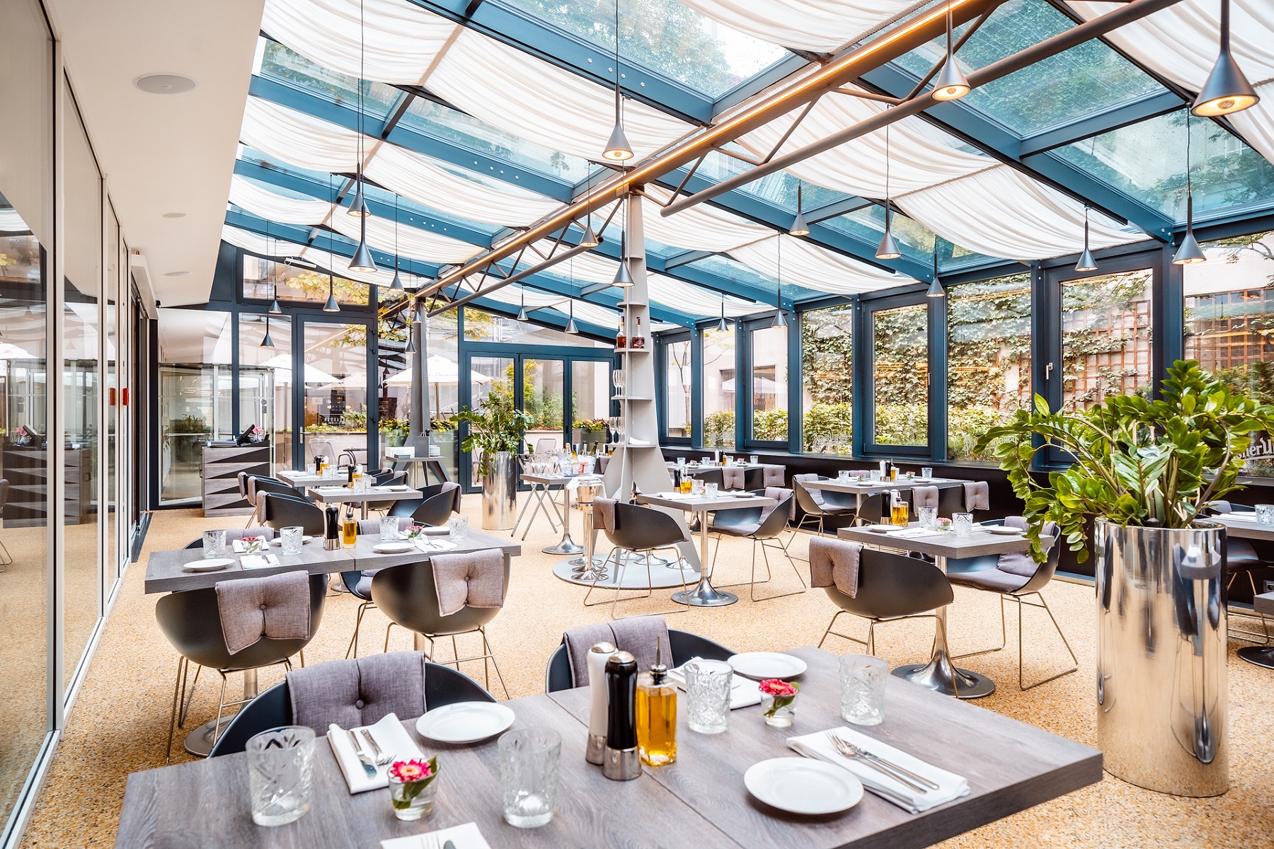 Grandium Hotel Prague-Terasa restorana.jpg