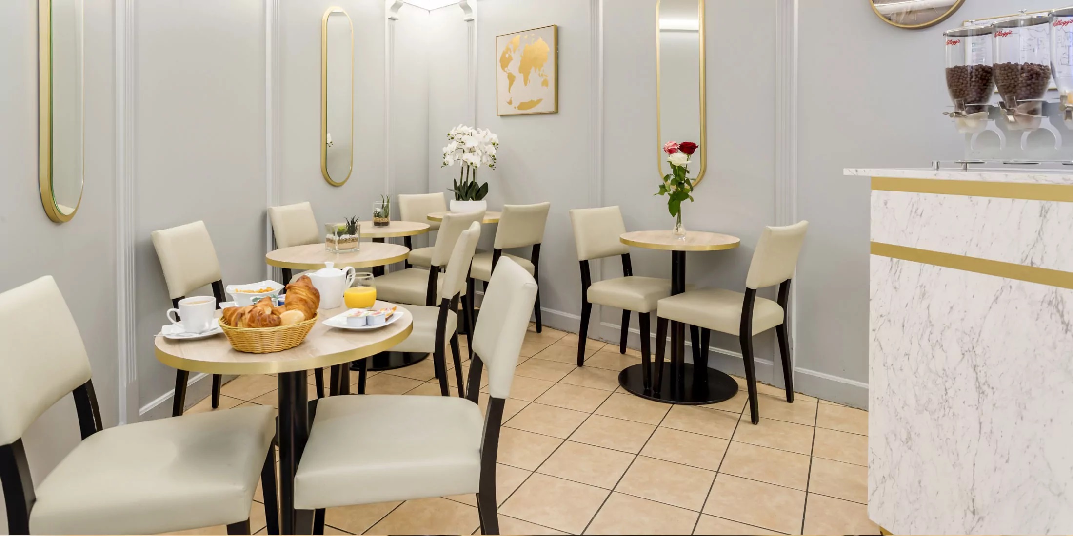 Hotel Berkeley-Kafe bar.jpg