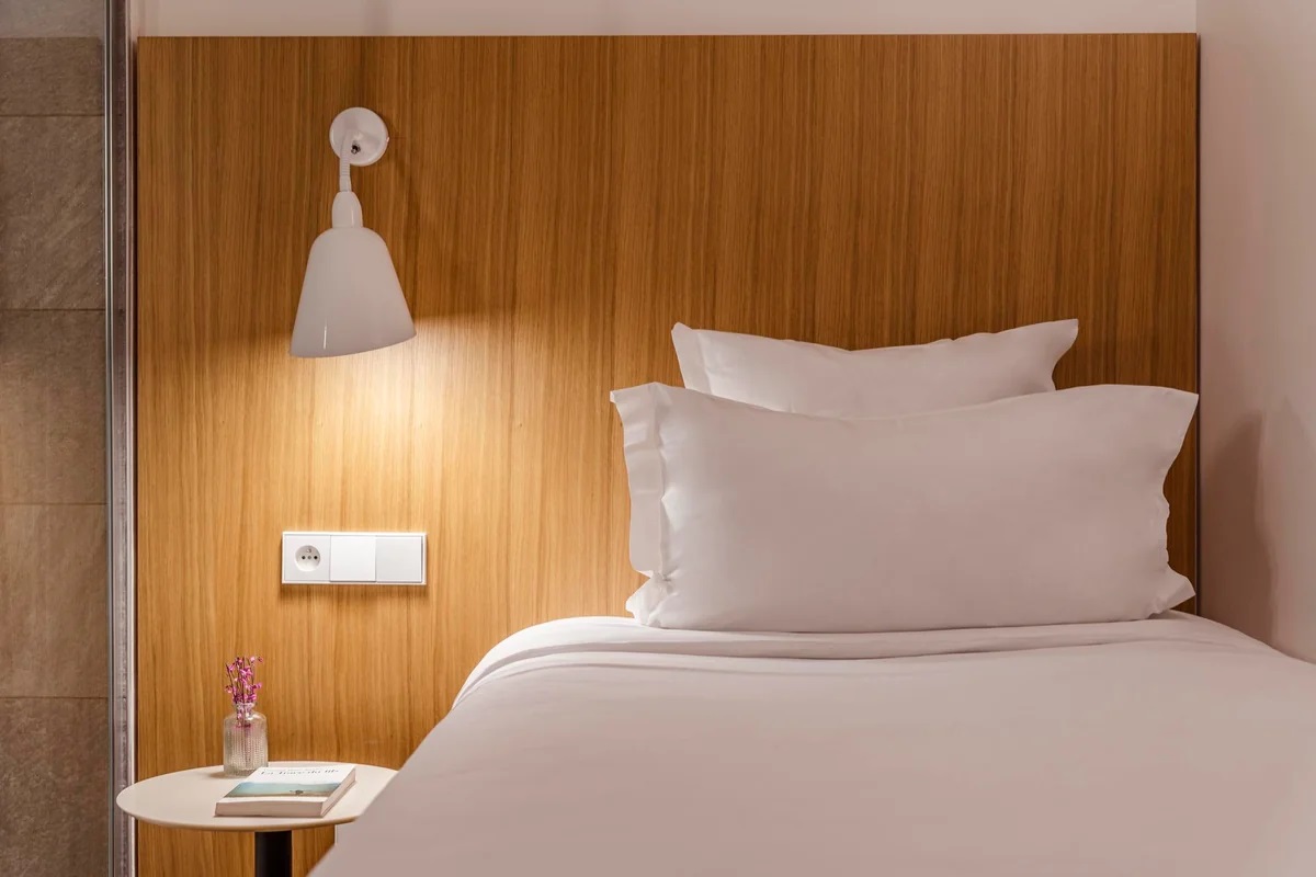 9Hotel Republique-Jednokrevetna soba.jpg