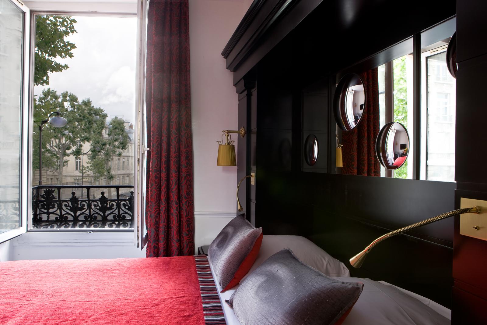 Hotel Observatoire Luxembourg-Classic soba.jpg