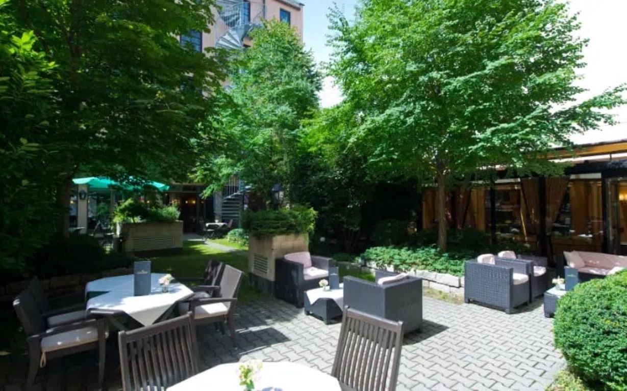 King's Hotel Center-Basta.jpg