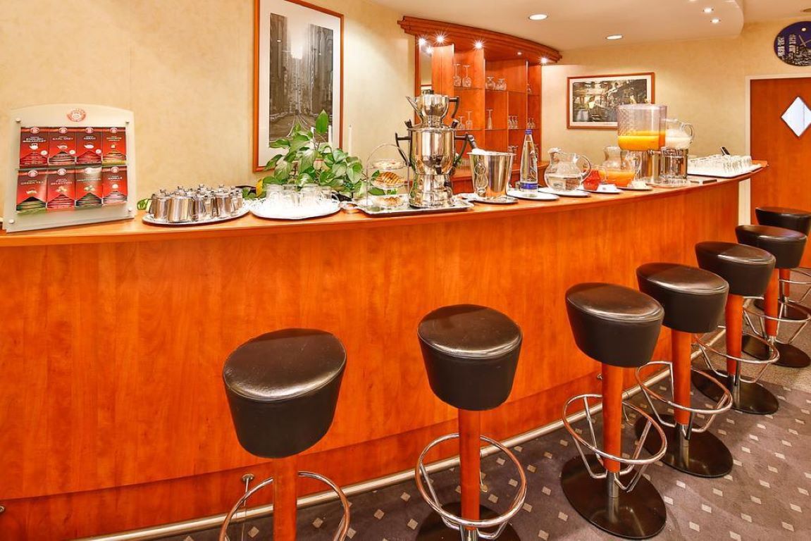 Prasident Hotel-Bar.jpg