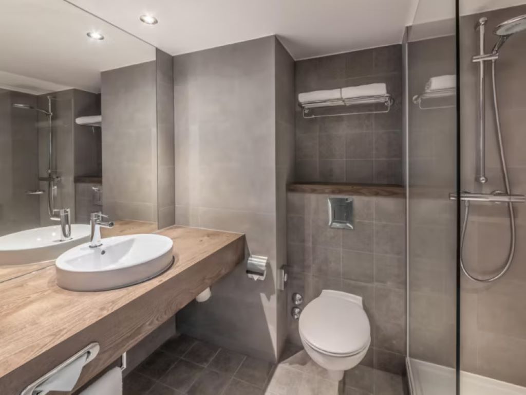 Holiday Inn Munich-Kupatilo.jpg