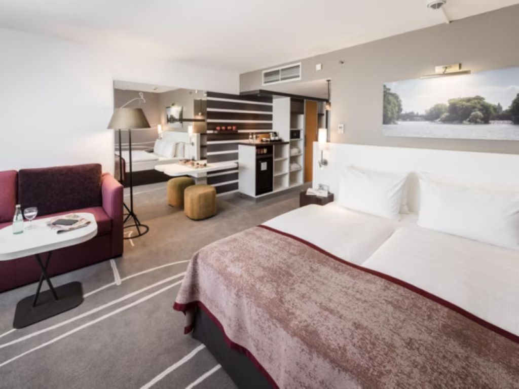 Holiday Inn Munich-Premium soba.jpg