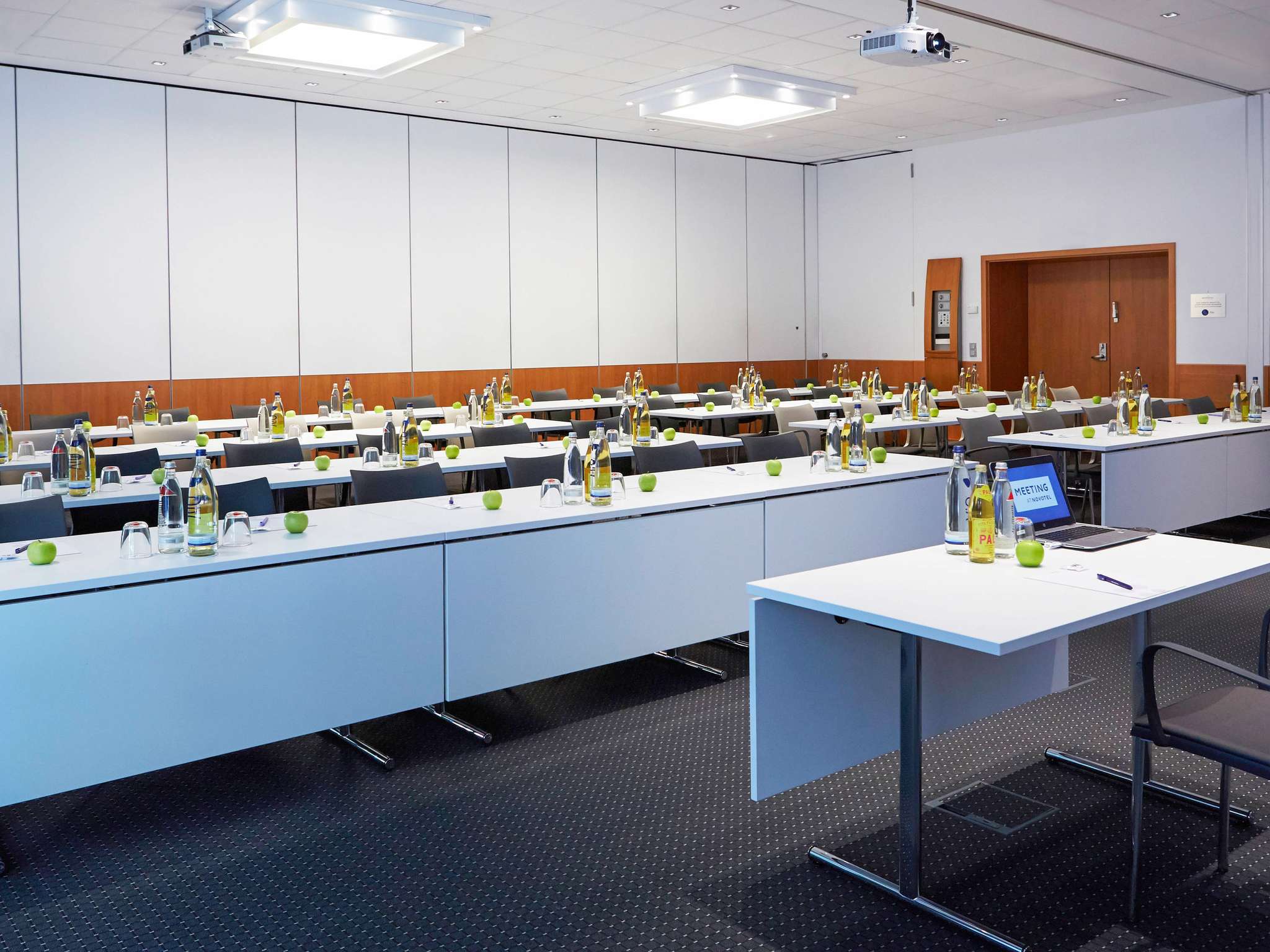 Novotel Muenchen City-Kongresna sala.jpg