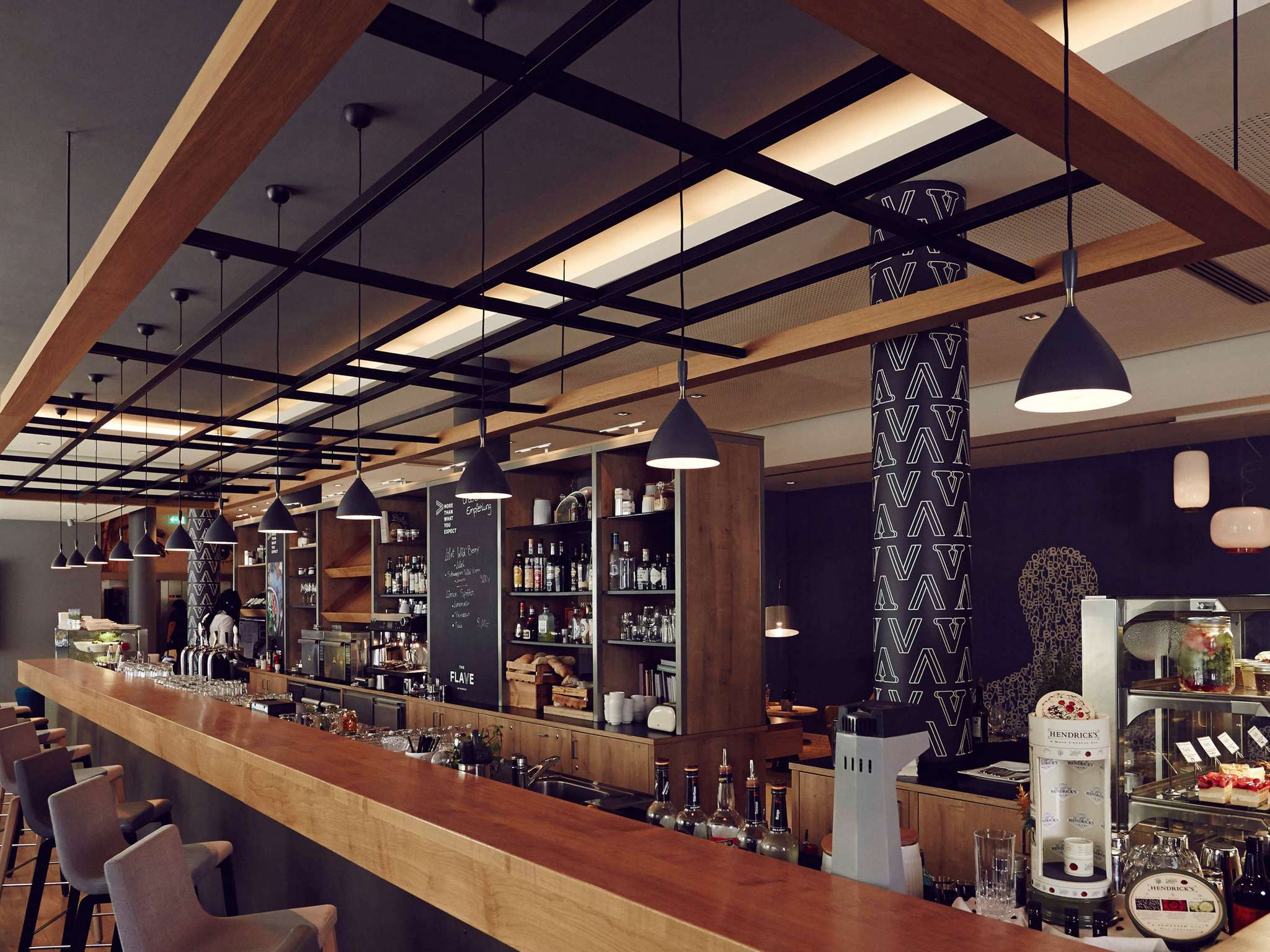 Novotel Muenchen City-Lobby bar.jpg