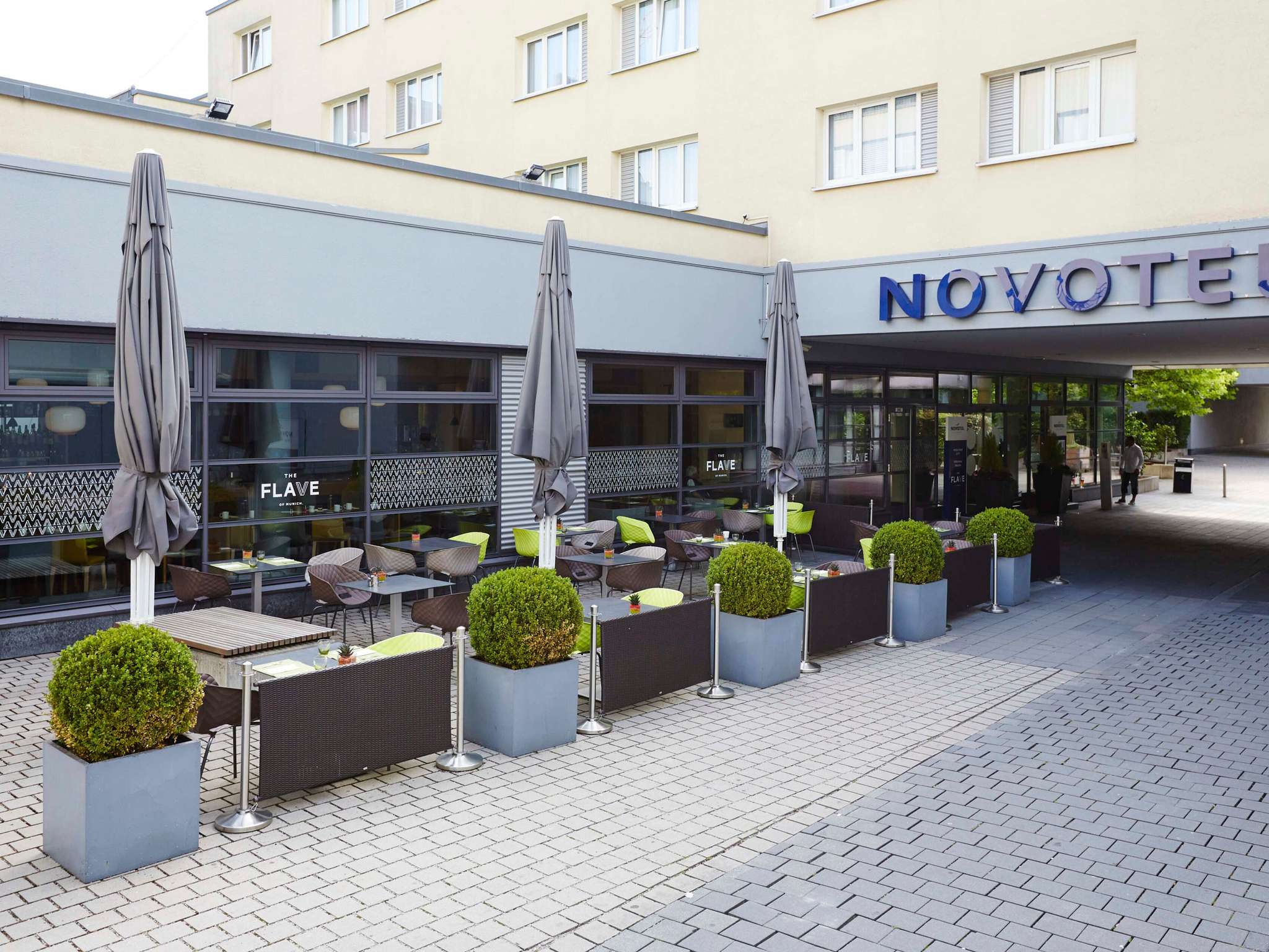 Novotel Muenchen City-Ulaz u hotel.jpg