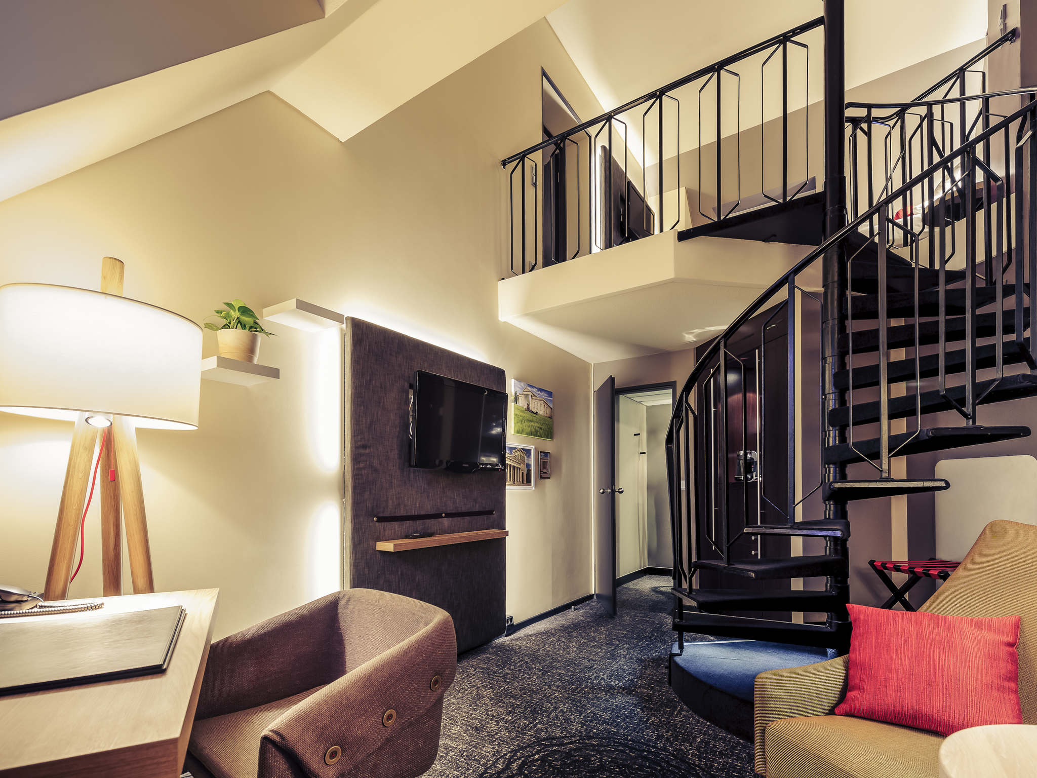 Mercure Muenchen City Center-Privilege soba na dva sprata.jpg