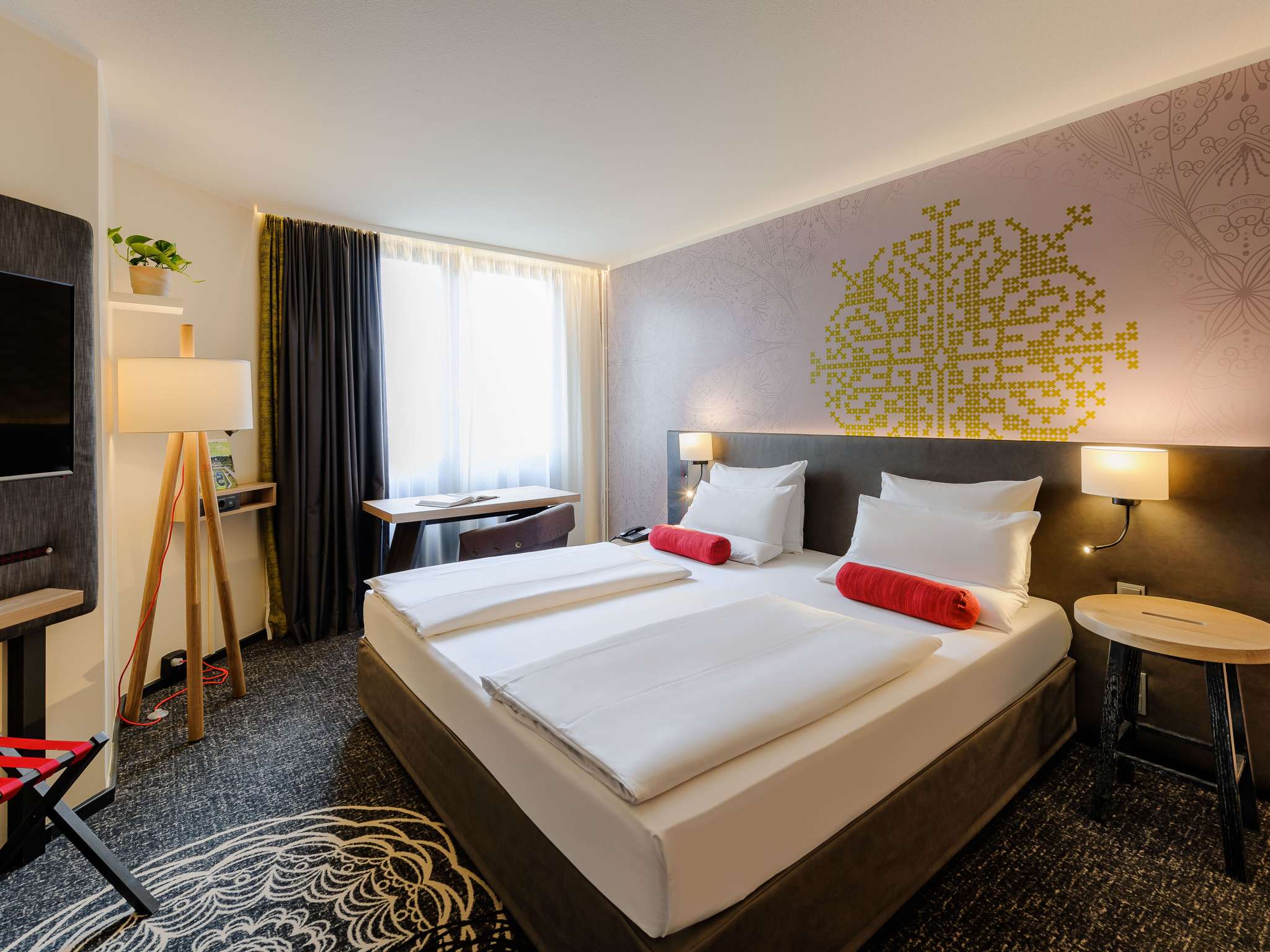 Mercure Muenchen City Center-Standardna soba.jpg