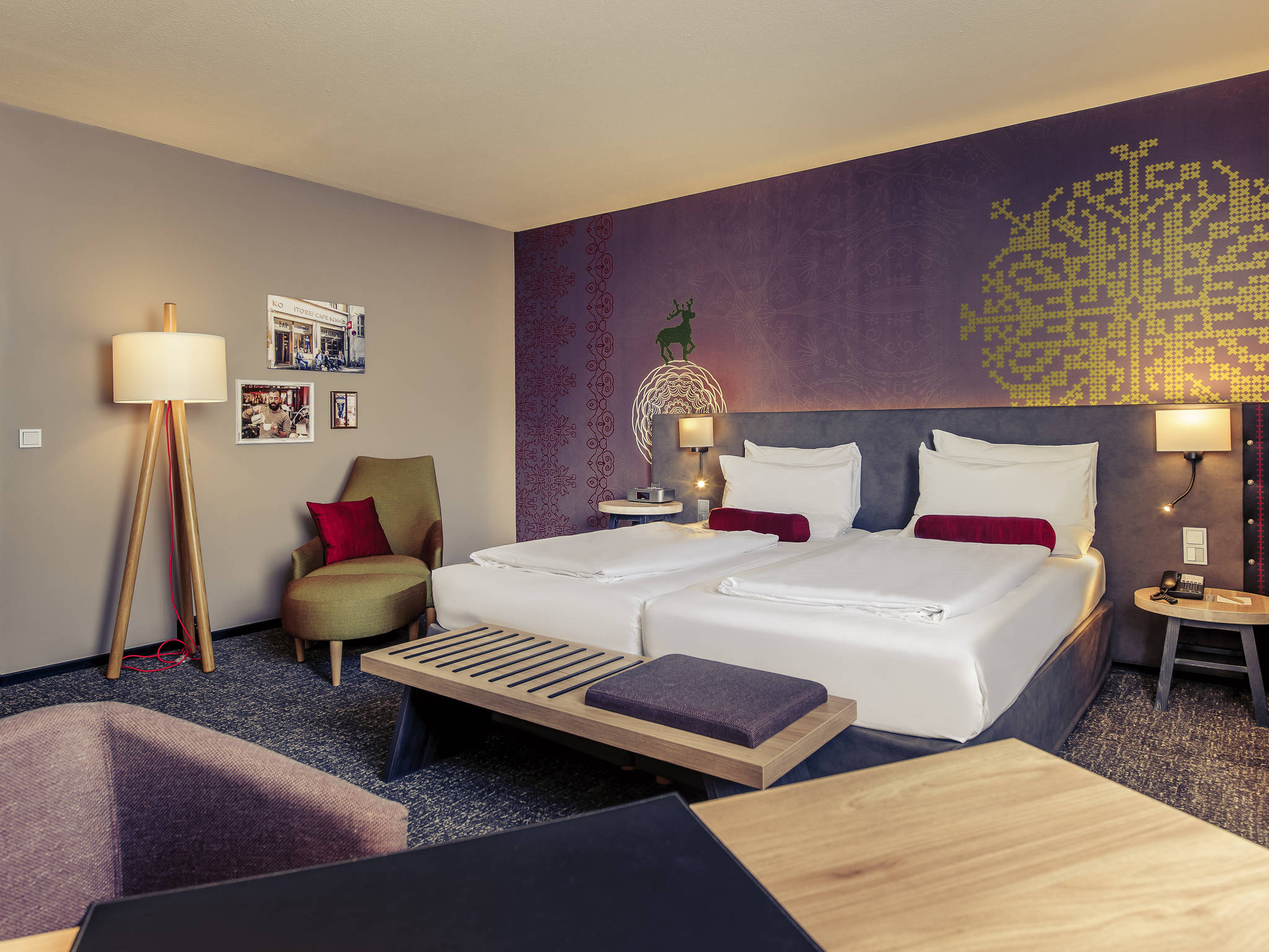 Mercure Muenchen City Center-Superior soba fotelja.jpg