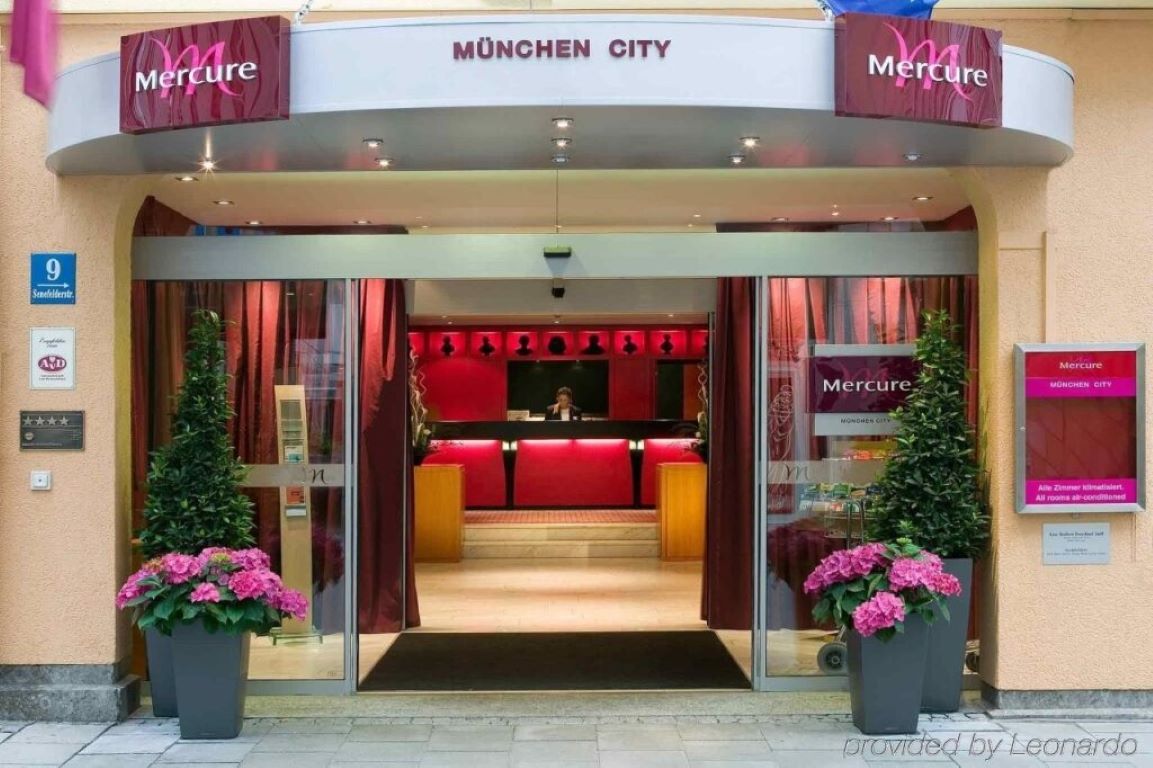 Mercure Muenchen City Center-Ulaz u hotel.jpg