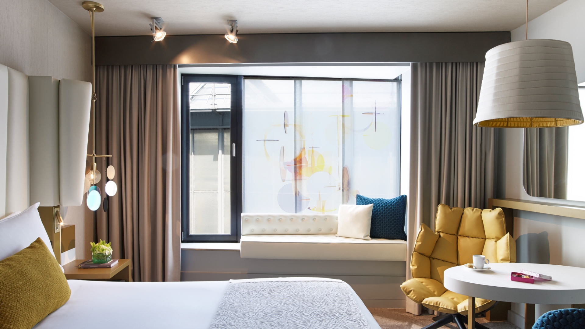 Sofitel Munich Bayerpost-Classic soba.jpg