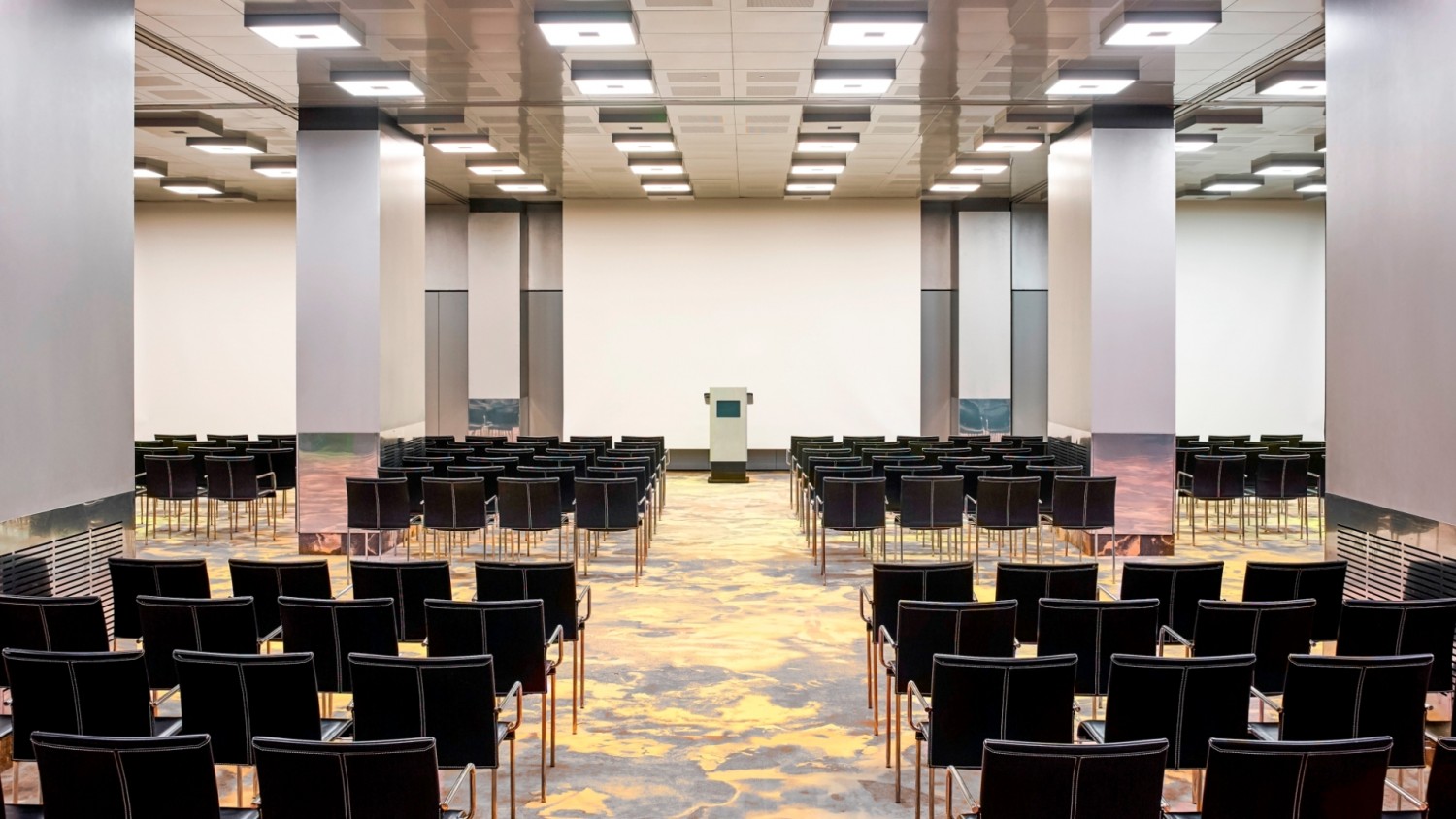 Sofitel Munich Bayerpost-Konferencijska sala.jpg