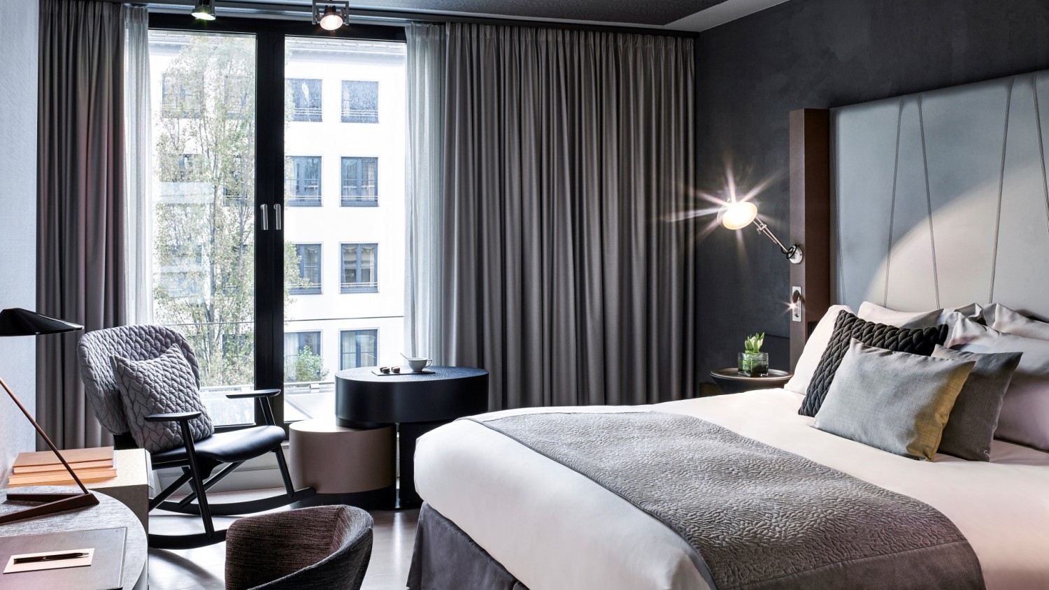 Sofitel Munich Bayerpost-Superior soba.jpg