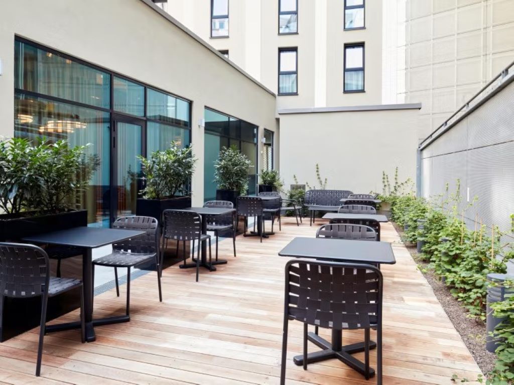 Holiday Inn Express Berlin Alexanderplatz-Basta.jpg