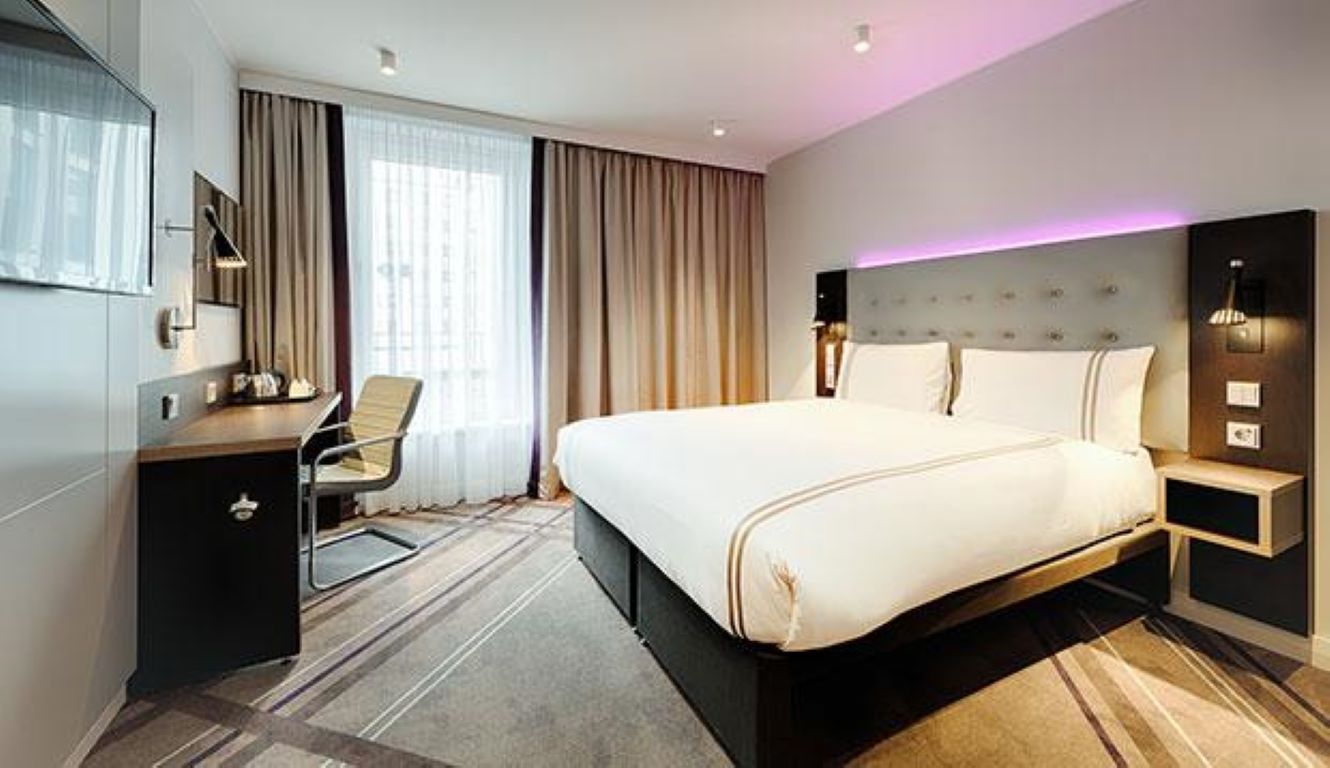 Premier Inn Berlin Alexanderplatz Hotel-Superior soba.jpg