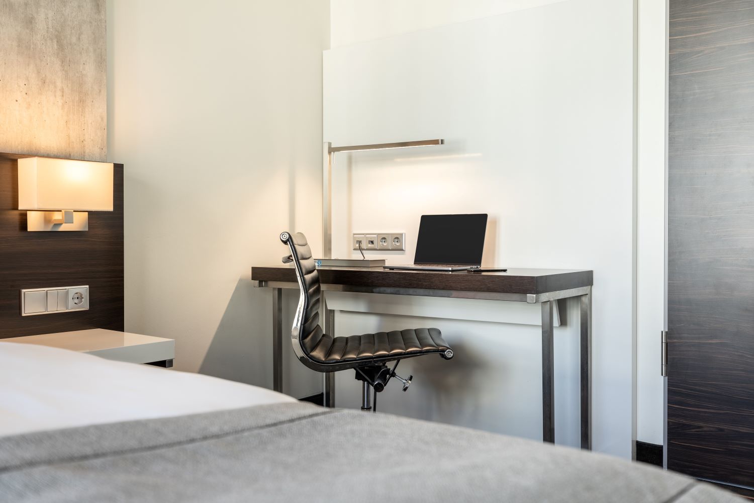Select Hotel Berlin The Wall-Comfort Apartman.jpg