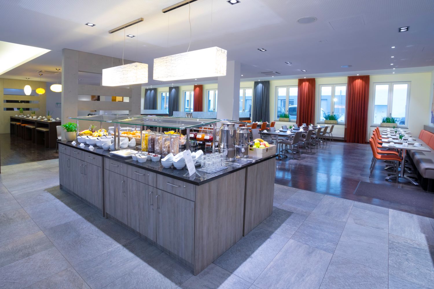 Select Hotel Berlin The Wall-Dorucak.jpg