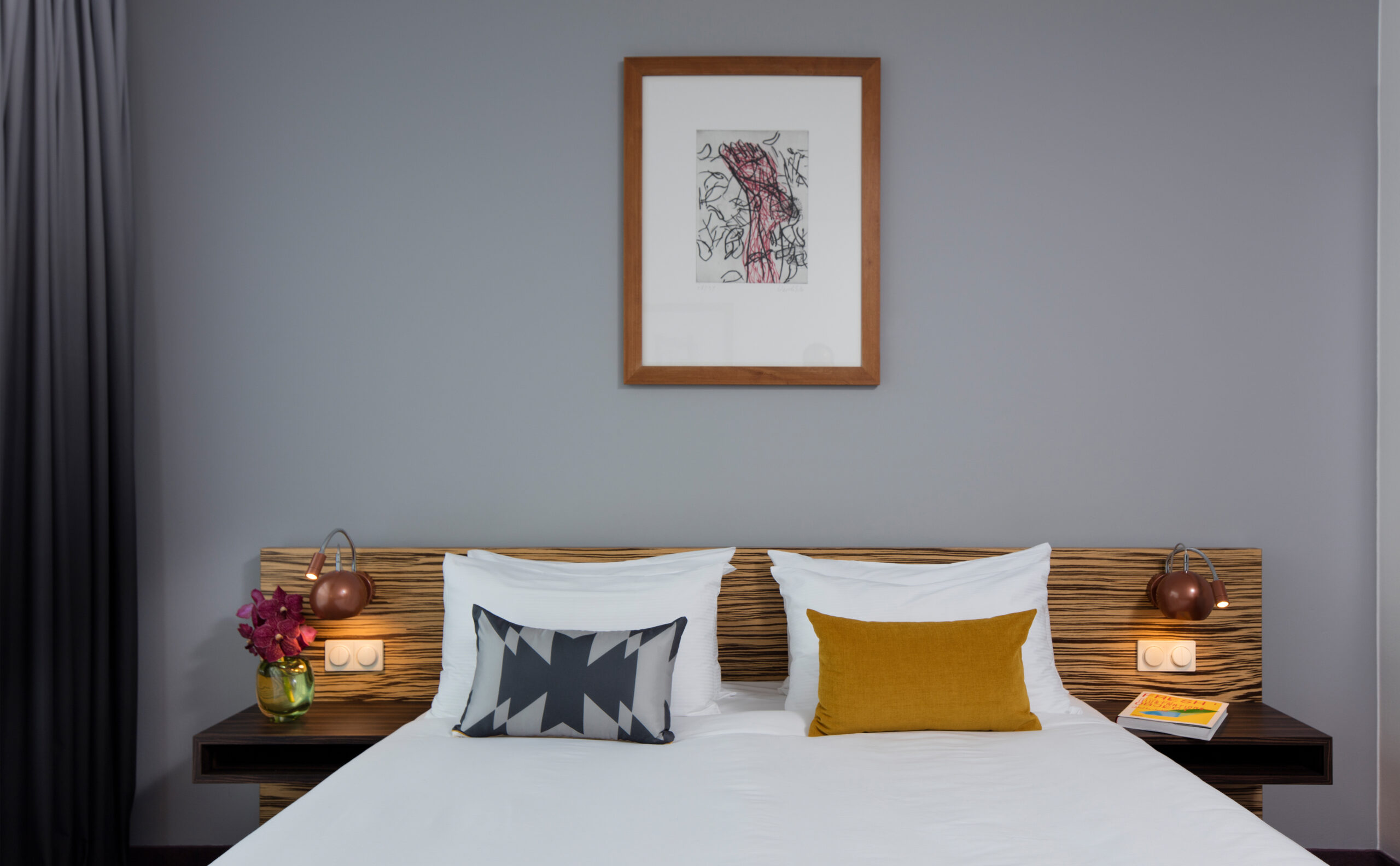Art'otel Berlin Mitte-Art XL soba.jpg