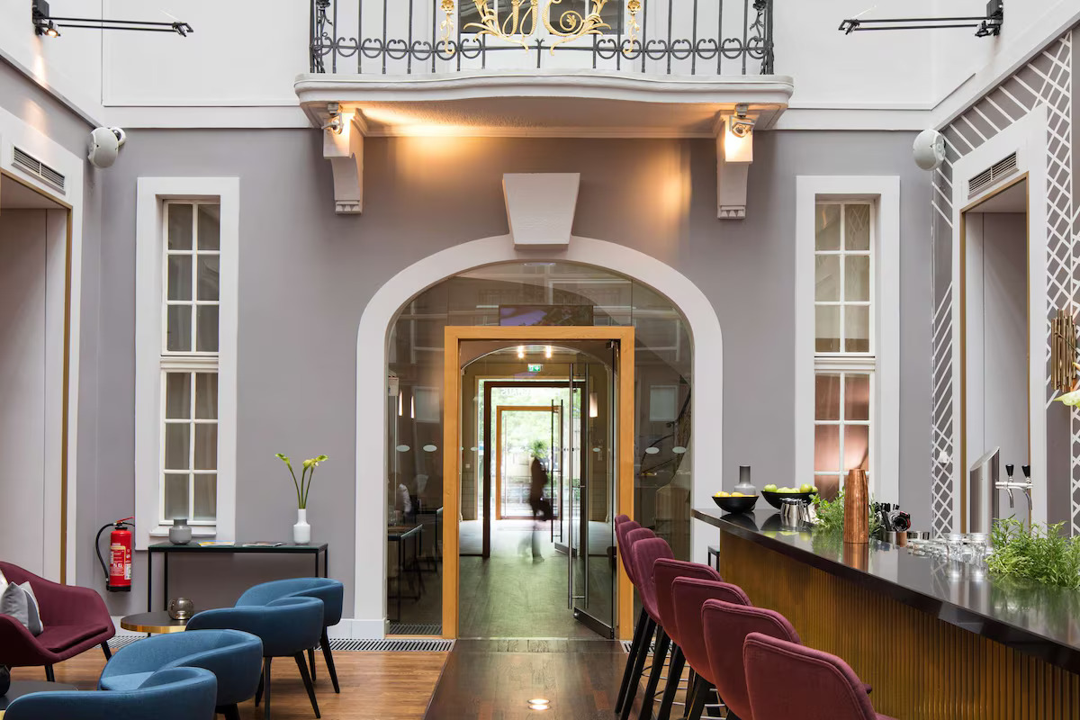 Art'otel Berlin Mitte-Bar.jpg