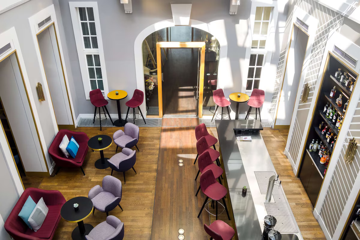 Art'otel Berlin Mitte-Lobby.jpg